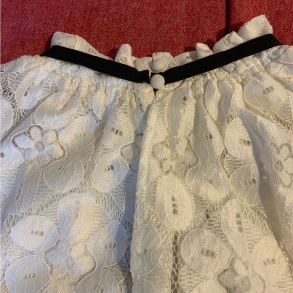 Lace sleeveless blouse - Picture 2 of 5